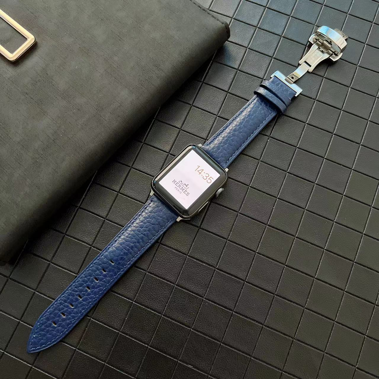 Genuine Leather Watchband for Apple Watch 40 41 mm Grainy Design Strap For IWatch 10 9 Ultra 8 7 6 5 Wristband 42 44 45 46 49 mm