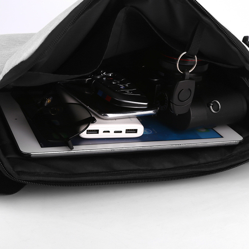 New Fashion Men's Crossbody Bags Casual Nylon Shoulder Bag Light Weight Simple Messenger Bag Tote Large Capacity Travel Bag