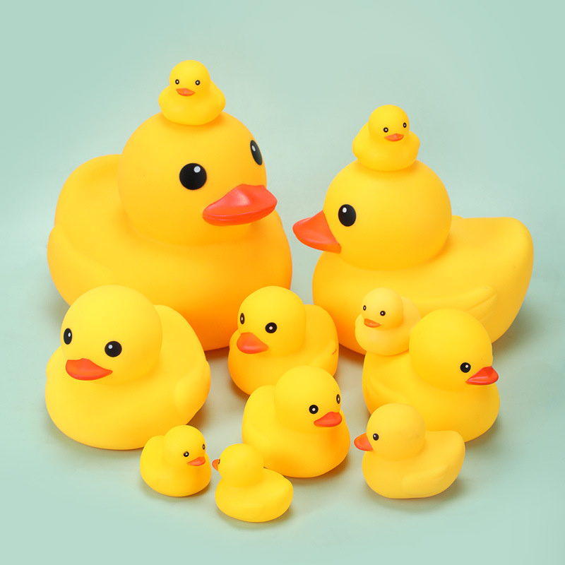 1PCS Cute Duck Baby Bath Toys Squeeze Animal Rubber Toy BB Duck Bathing Water Toy Race Squeaky Rubber Yellow Duck Toy Gift