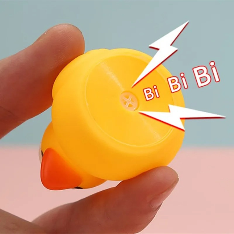 1PCS Cute Duck Baby Bath Toys Squeeze Animal Rubber Toy BB Duck Bathing Water Toy Race Squeaky Rubber Yellow Duck Toy Gift