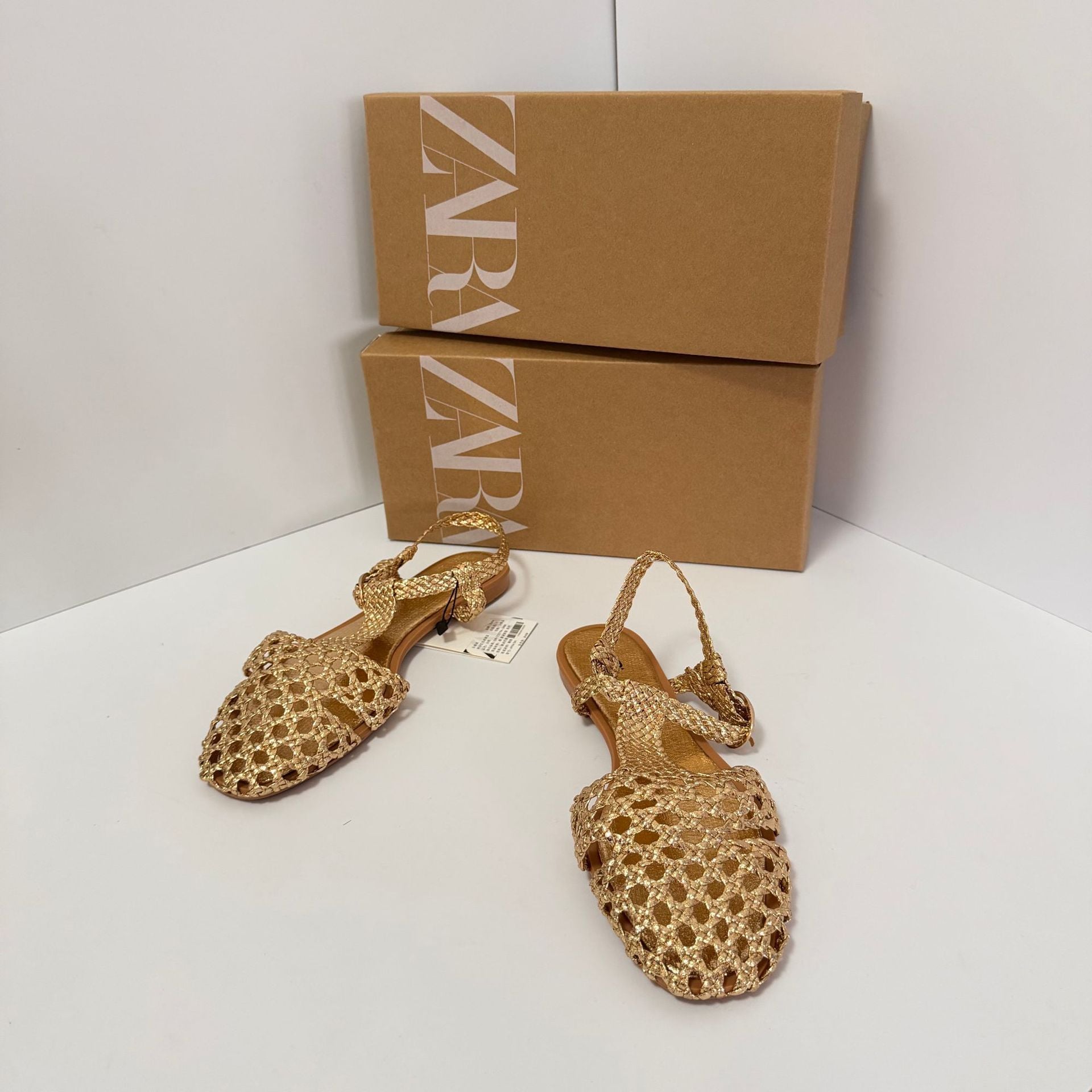 Free delivery of high-quality 2026 new summer women's shoes hot selling hollow low heel toe sandals