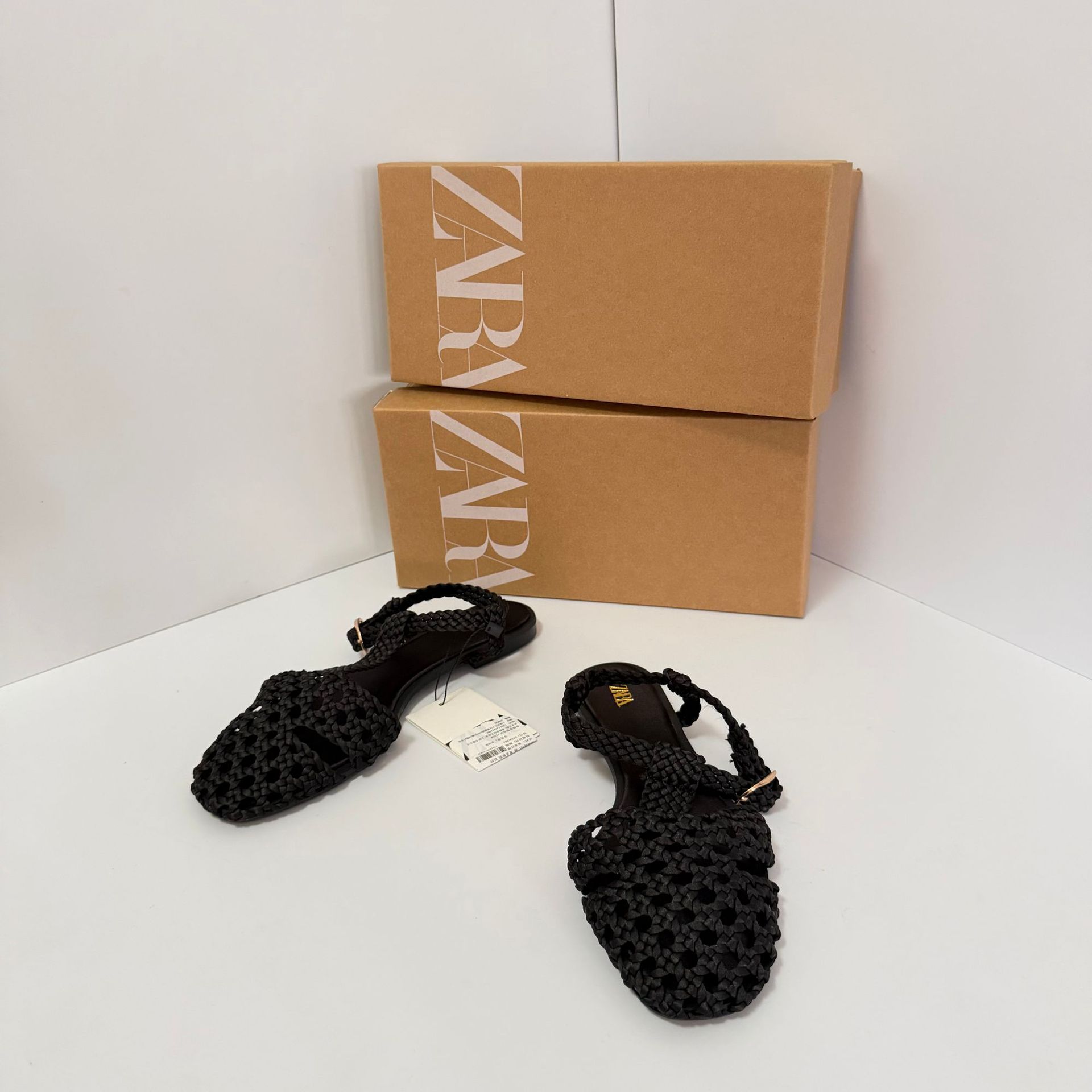 Free delivery of high-quality 2026 new summer women's shoes hot selling hollow low heel toe sandals