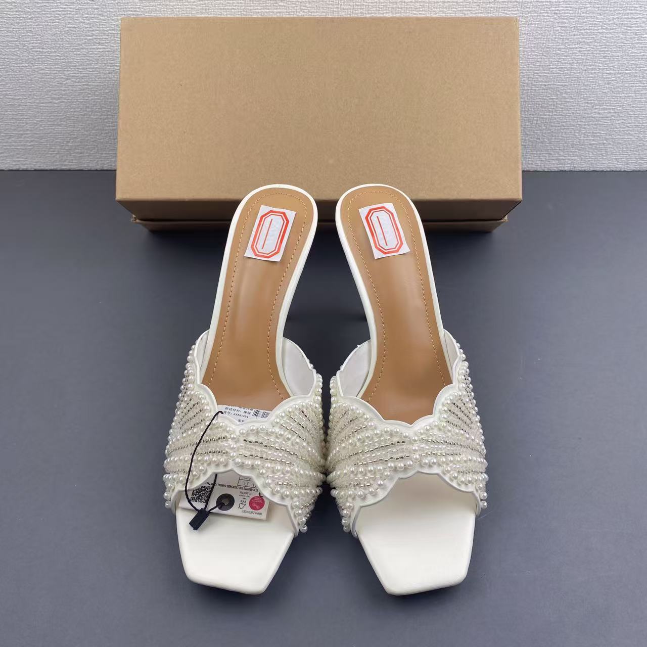 Free delivery of high-quality 2026 new summer women's shoes hot selling square toe exposed heel pearl high-heeled sandals