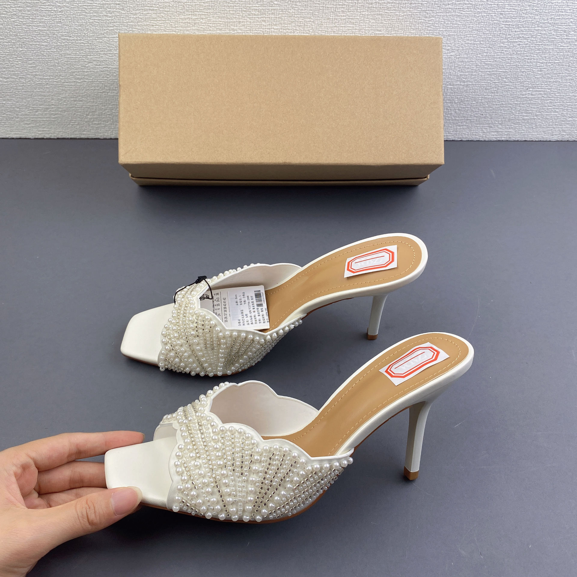 Free delivery of high-quality 2026 new summer women's shoes hot selling square toe, exposed heel, high-heeled sandals