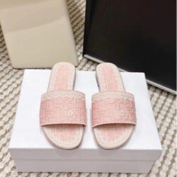 Free delivery of high-quality 2026 new summer women's shoes, hot selling with a single drag letter embroidered sandal