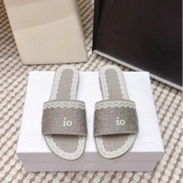 Free delivery of high-quality 2026 new summer women's shoes, hot selling with a single drag letter embroidered sandal