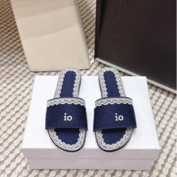 Free delivery of high-quality 2026 new summer women's shoes, hot selling with a single drag letter embroidered sandal