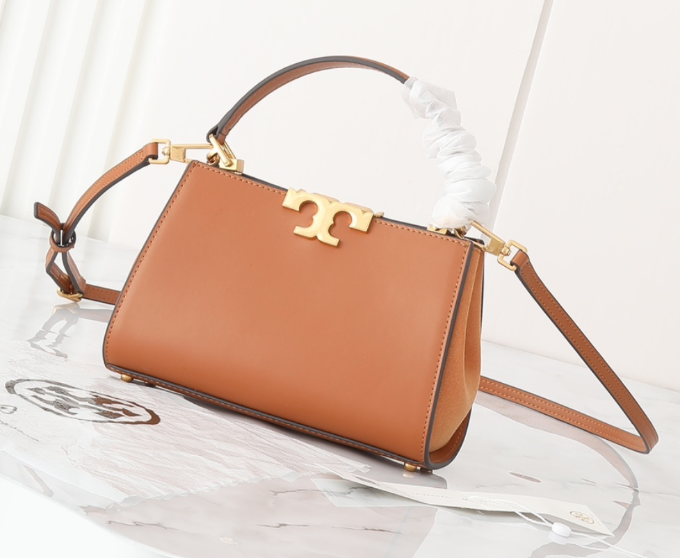 Tory Burch's new Eleanor handbag, one shoulder crossbody fashion trend