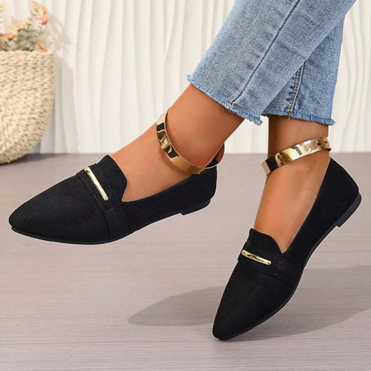 Free delivery of high-quality 2026 new summer women's shoes, hot selling pointed flat metal foot shoes for women
