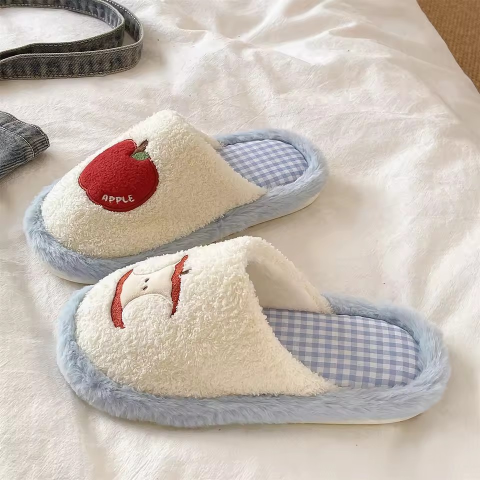 1 Pair Cute Red Apple Cotton Slippers for Women Winter Comfortable Home Use Anti-Slip Warm Maternity Slippers New Furry Slippers