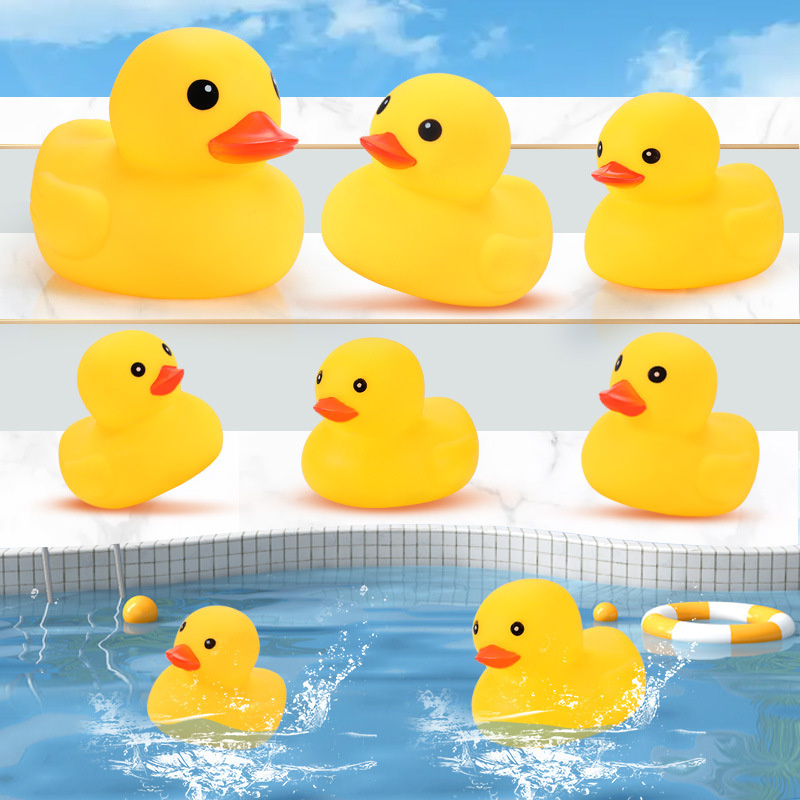 1PCS Cute Duck Baby Bath Toys Squeeze Animal Rubber Toy BB Duck Bathing Water Toy Race Squeaky Rubber Yellow Duck Toy Gift